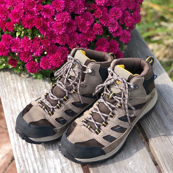 columbia men's crestwood mid waterproof hiking boots